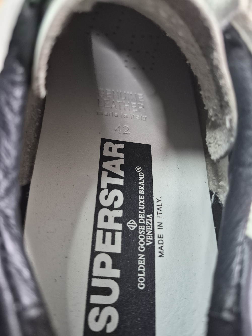 Golden Goose White Low-Top Sneakers with Gray Laces - Picture 6 of 8